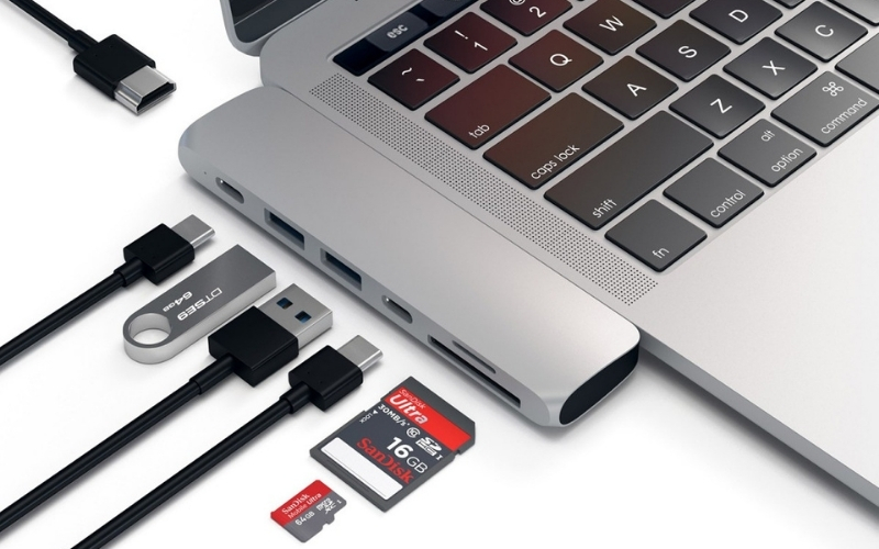Sử dụng bộ chuyển đổi dành cho MacBook nếu không có cổng kết nối USB